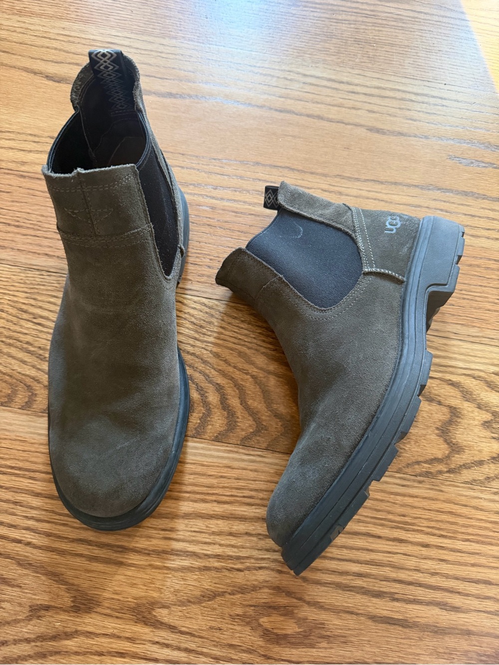 UGG Men's Biltmore Chelsea Waterproof Boots - Size 10 - Dark Olive Suede